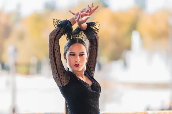 Flamenco-tanssi - yhdistelmä tanssia musiikkia ja laulua